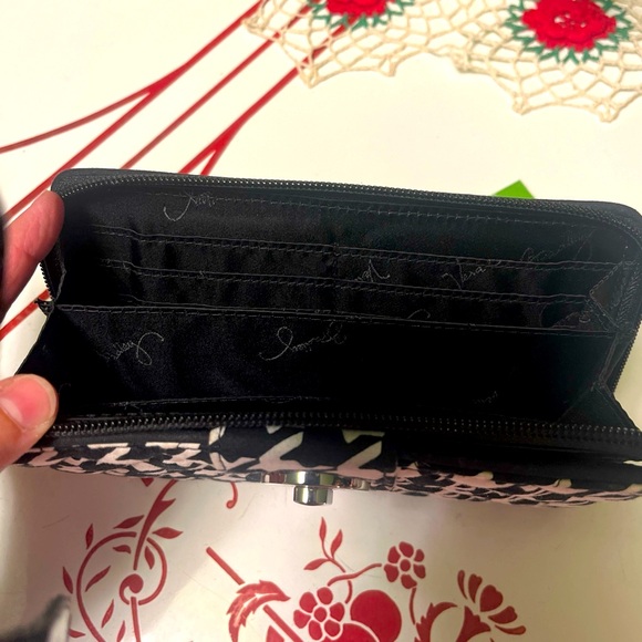 🚫SOLD🚫NWT Vera Bradley Turnlock Midnight Houndstooth Wallet Black White - Picture 6 of 6